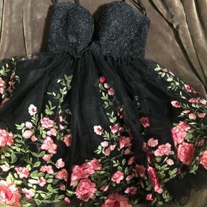 Dress worn once in good condition